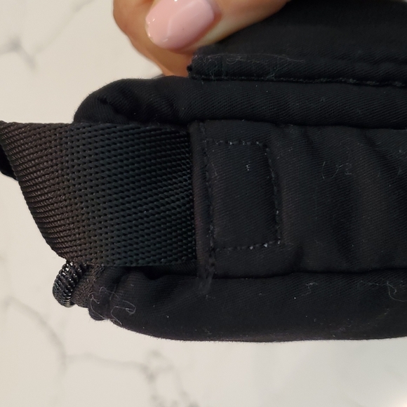 VERA BRADLEY Black ~ Zipper Closure 5-Pocket Bag with Extendable Shoulder Strap - Picture 9 of 12